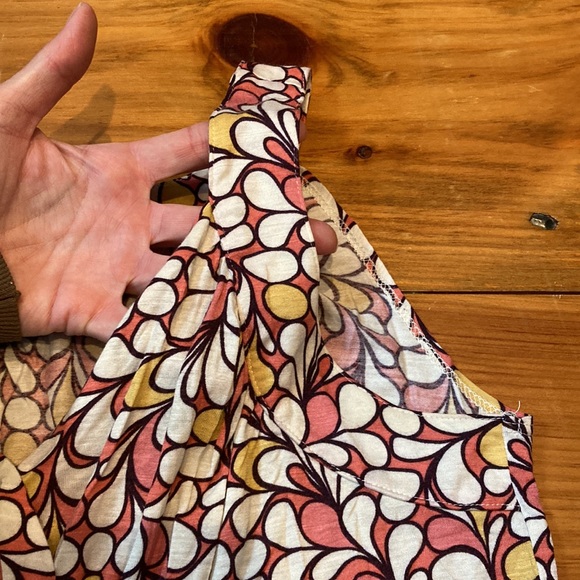 LEFT OF CENTER S Modern Teardrop Printed Sleeveless Blouse - Picture 2 of 6